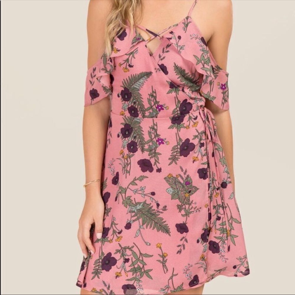 ✨ ANNMARIE COLD SHOULDER FLORAL WRAP DRESS✨